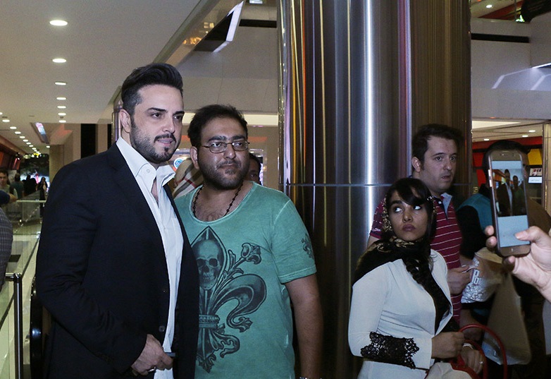 اکران مردمی کارگر ساده نیازمندیم