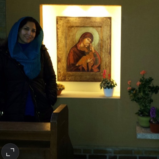 مرجانه گلچین