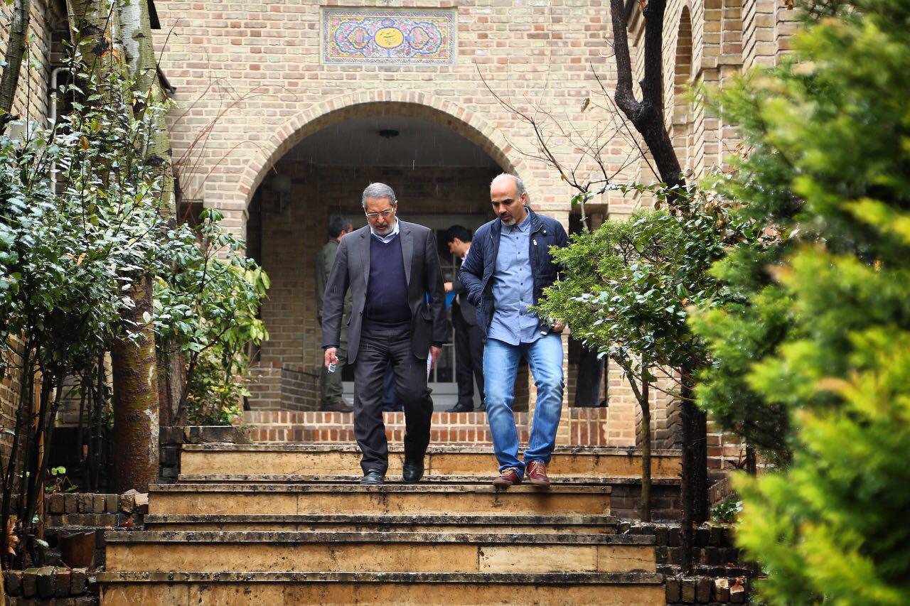 دیوار به دیوار