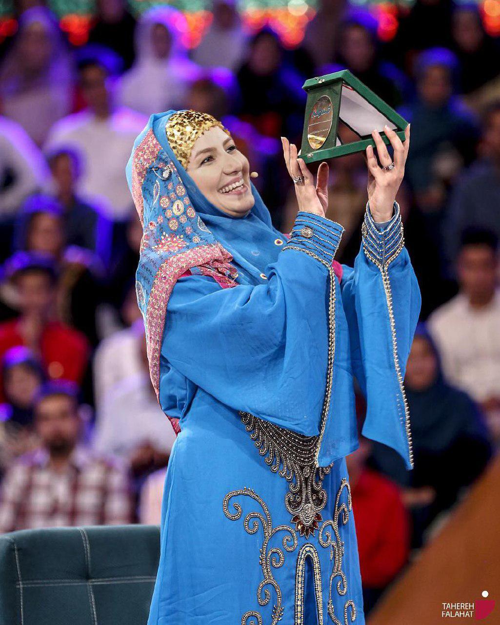 از مدرسه سازی نیما تا جایزه گرفتن خاله شادونه / تصاویر با کیفیت