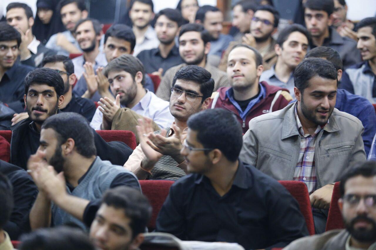 مراسم تقدیر از عوامل یتیم خانه ایران در دانشگاه امام صادق برگزار شد