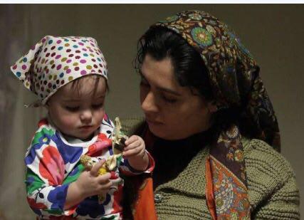 «ژیلا شاهی» و «آرنیکا نیک‌زاد» در فیلم «پرسه در حوالی من»